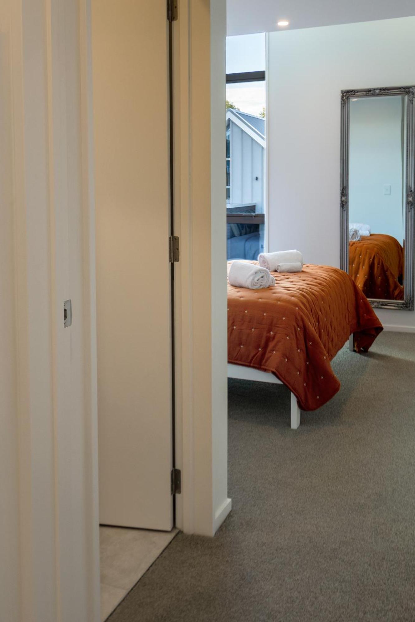 City Lights Retreat With Carpark 2 Bed 2 Bath كريستتشيرش المظهر الخارجي الصورة